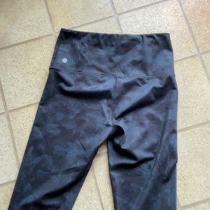 Zella leggings by Nordstrom; studio lite high waist print.